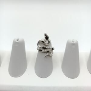 Black Enamel Snake Ring Adjustable Size 6 Alloy Serpent Wrap Unique Fashion